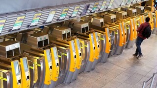 Lufthansa zruší polovicu letov, zamestnanci štrajkujú za vyššie mzdy