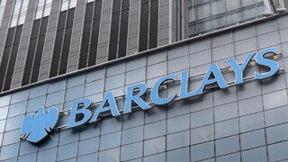 Manažéri britskej banky manipulovali s úrokmi, čaká ich súd