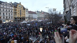 V Česku sa zišli tisíce ľudí, protestovali proti Babišovej vláde