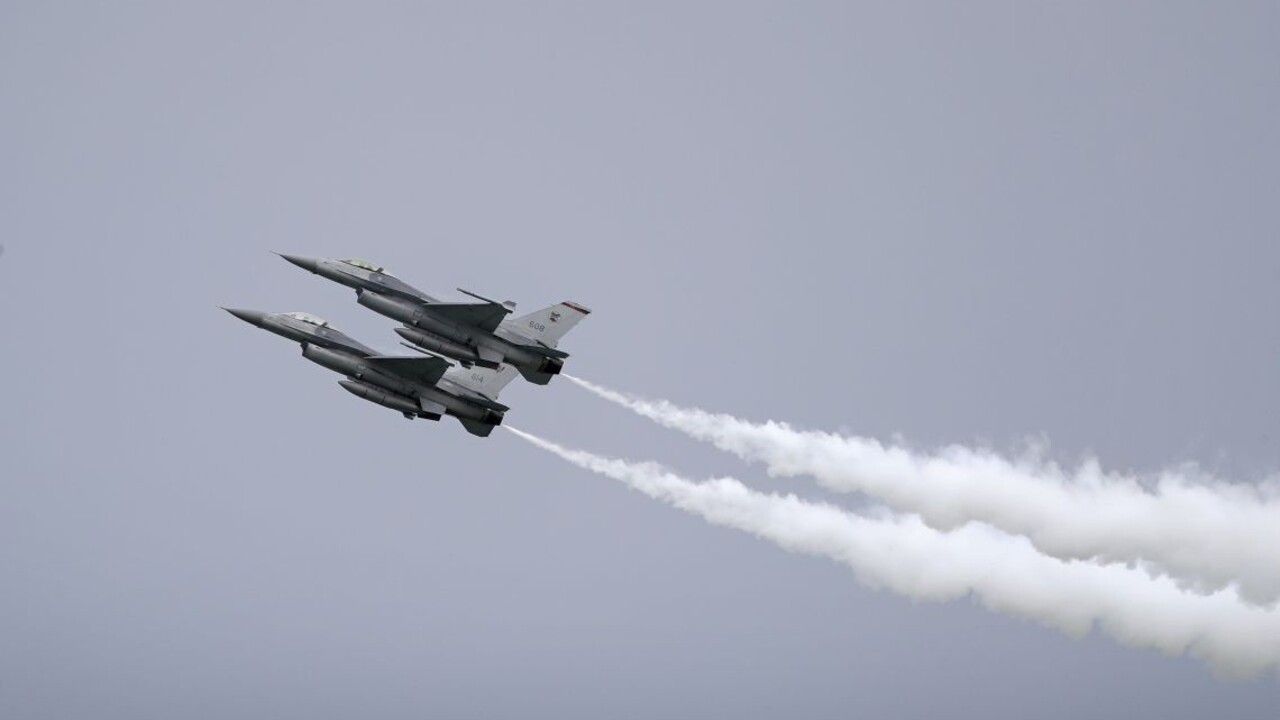 Američania v Bratislave presviedčali, že ich ponuka stíhačiek je najlepšia