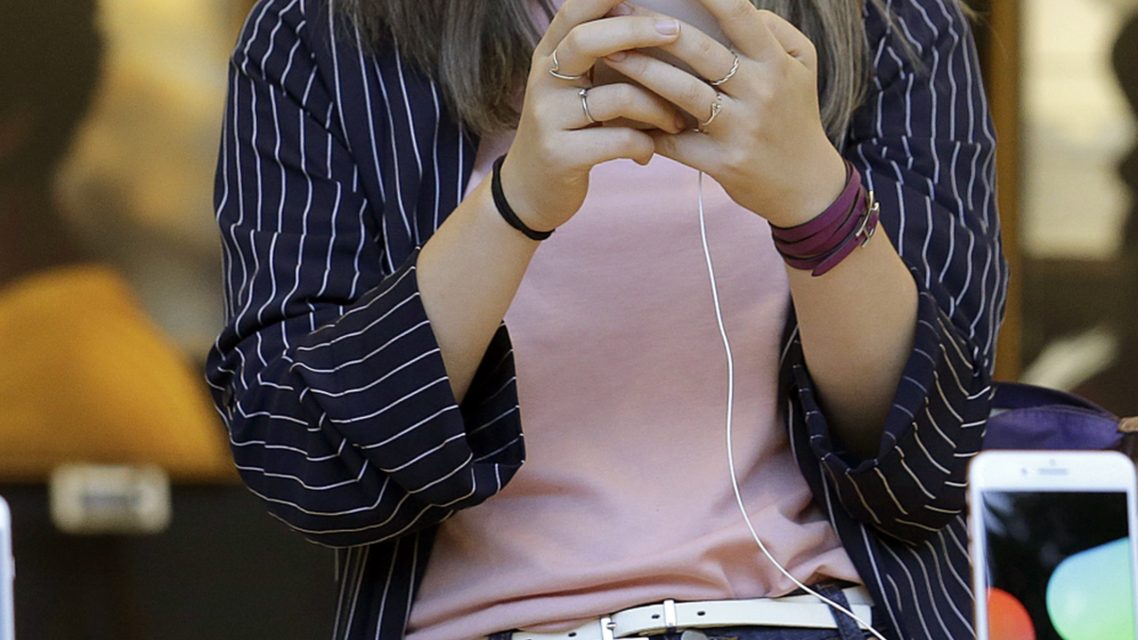Polícia už vie, kto nahlásil bombu v sporiteľni. Mladá Monika