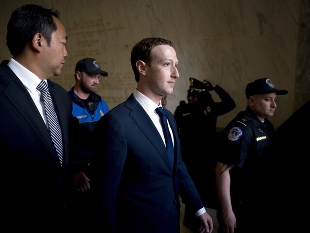 Zneužitiu dát z Facebooku sa nevyhol ani sám Zuckerberg