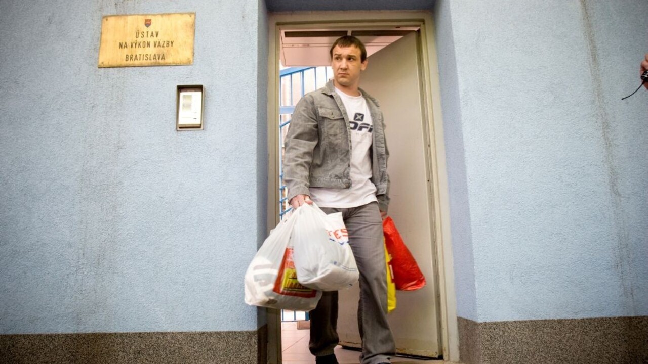 Kto je na vine? Polícia odmieta, že môže za útek bossa Okoličányho