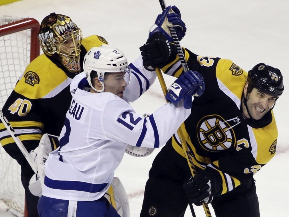 NHL: Boston zdolal Toronto, k triumfu prispel asistenciou aj Chára