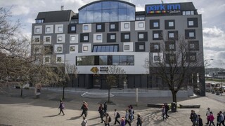 Najkritizovanejší bratislavský hotel musí zmeniť fasádu