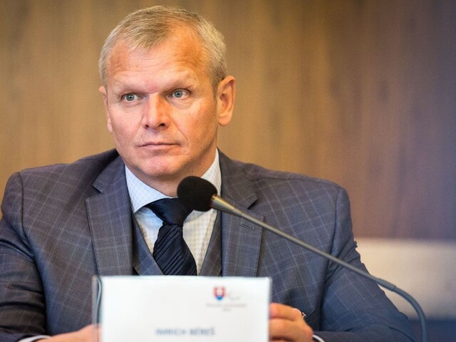 Manželku som nezbil, tvrdí finančník Béreš. O kandidatúre nerozhodol