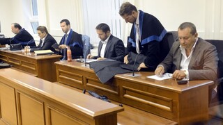 Majského odsúdení komplici sa vyhýbajú nástupu na výkon trestu