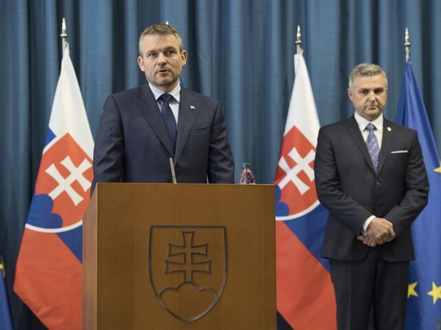 Gašpar neustál tlak. S premiérom sa dohodli, kedy skončí