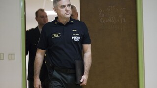 Napraví sa pokrivený obraz. Politici reagujú na Gašparov koniec