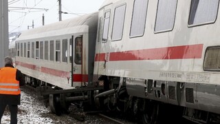 Na stanici v Salzburgu sa zrazili vlaky, zranili sa desiatky ľudí