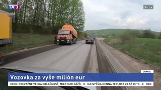 Po 40 rokoch opravujú zničenú cestu, starostovia nie sú spokojní