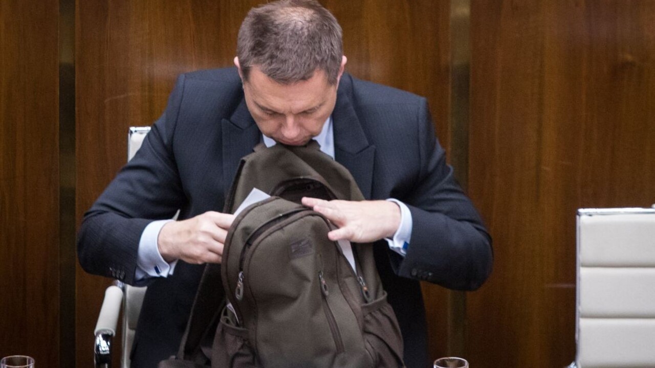 Vláda mení plány. Budúcoročný schodok verejných financií bude vyšší