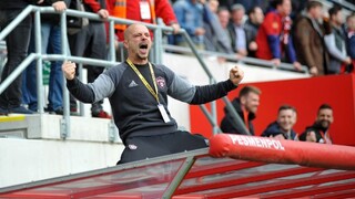 El Maestro domajstroval. Zápas s belasými môže sledovať len z tribúny