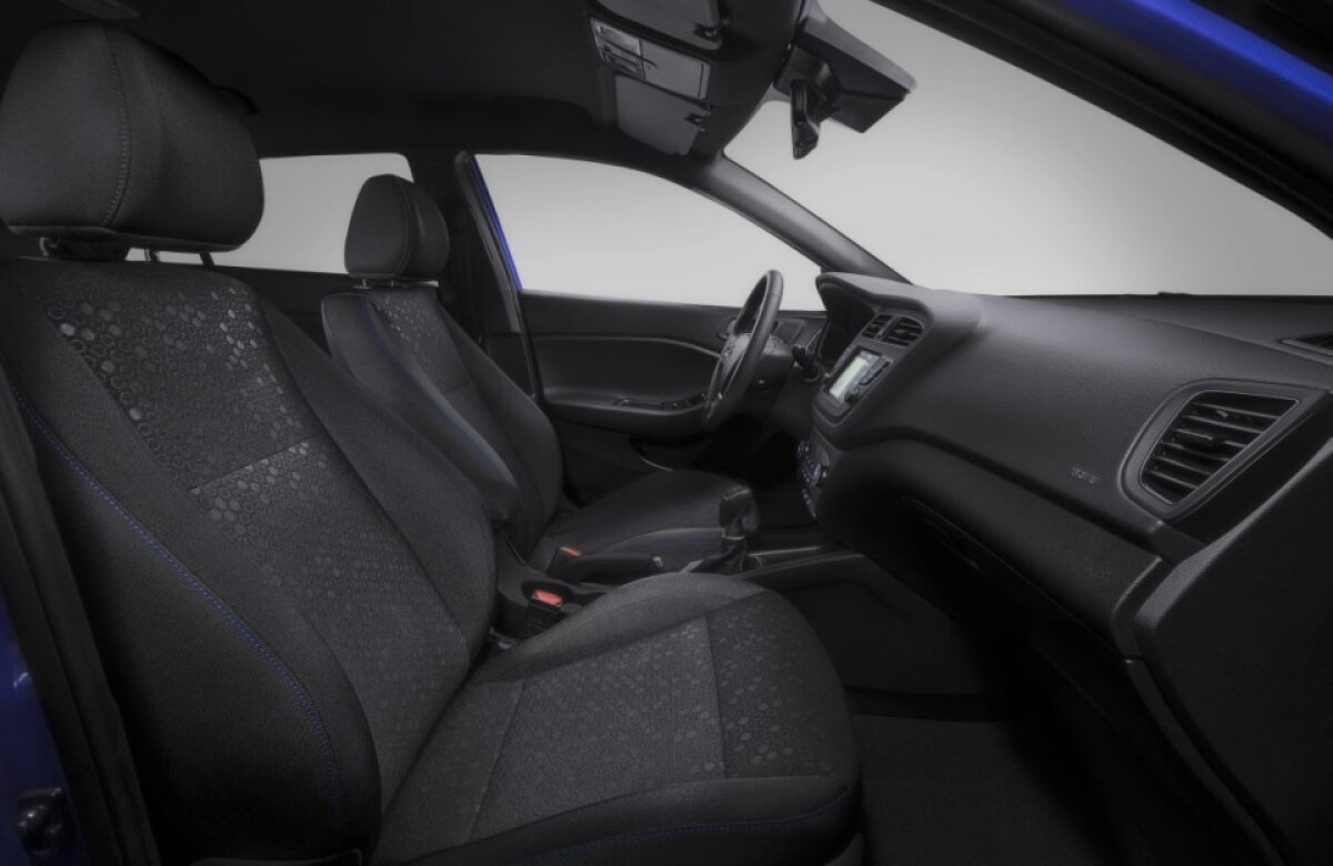 new-hyundai-i20-active-interior-2_1ce6a156.jpg