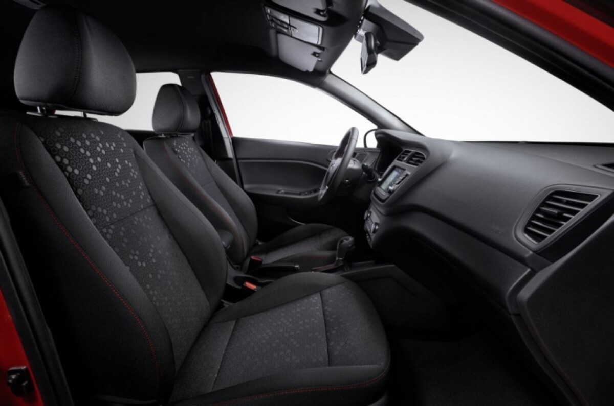 new-hyundai-i20-interior-2_fb216f07.jpg