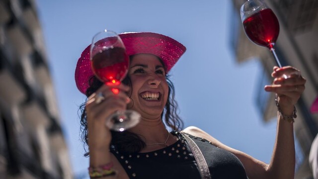 Víno pre mamičky: vtipy, ktoré možno nie sú až také nevinné