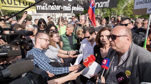 Desiatky umelcov žiadali odchod ministerky kultúry. Napísali list