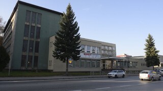 Pozor na podvodníkov, upozorňuje seniorov považská polícia