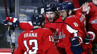 NHL: Washington aj Winnipeg vedú v sériách, hrdinom je Vrána