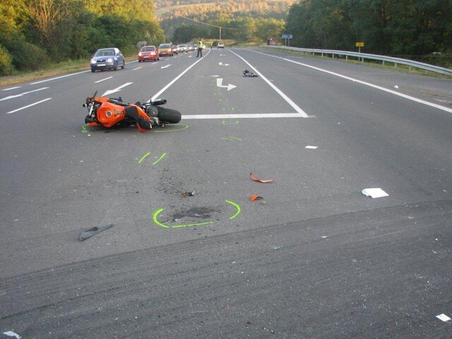 Smrteľná nehoda na Seneckej ceste: Mladý motocyklista zrážku neprežil