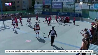 O hokejbalový titul sa pobijú LG Bratislava a Vrútky