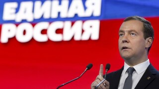 Putin chce za premiéra Medvedeva, má podporu parlamentu