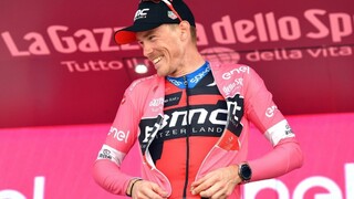 Dennis znova v ružovom, piatu etapu vyhral Battaglin