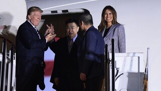 Trump vítal Američanov, ktorých Kim prepustil z pracovného tábora