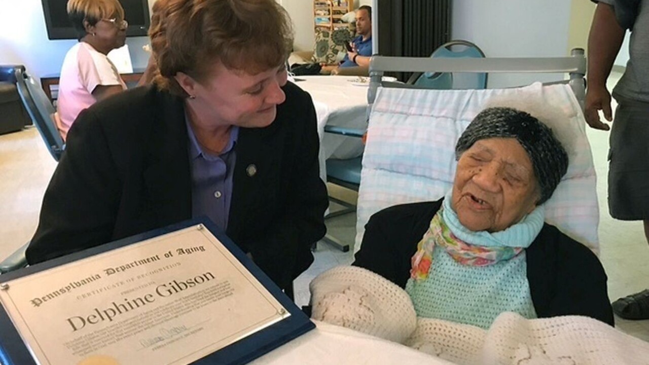 Zomrela najstaršia žena USA, mala tri recepty na dlhovekosť