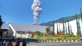 Indonézska sopka sa opäť prebudila, úrady začali s evakuáciou