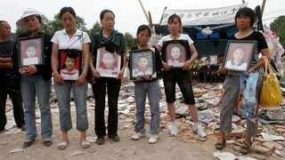 Uctili si obete hrozivého zemetrasenia, zahynuli pri ňom desaťtisíce