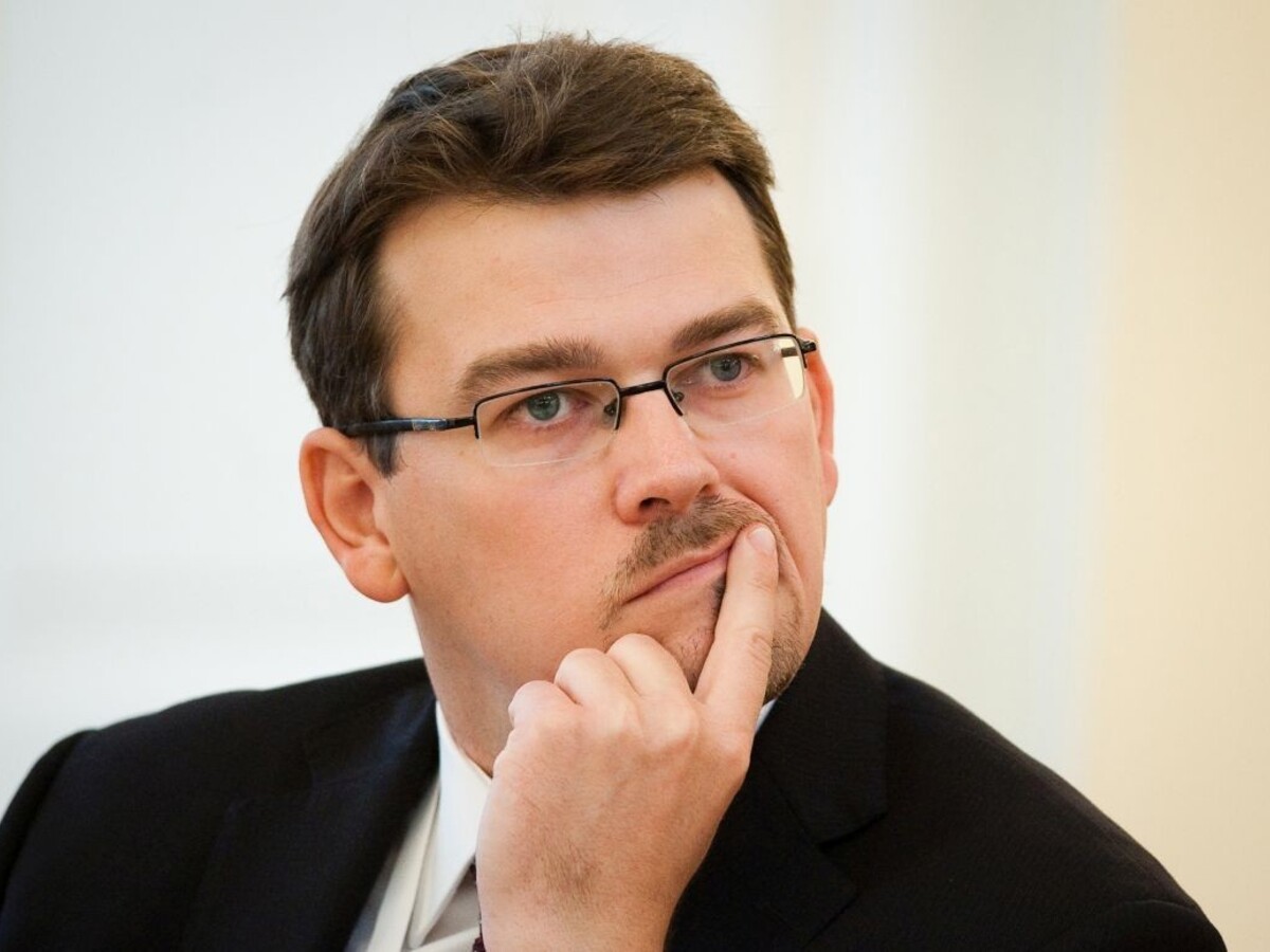 Vymeňte štátneho tajomníka, vyzýva SNS koaličného partnera