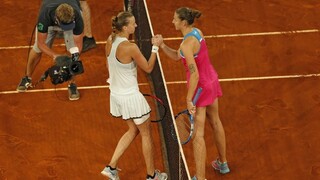 V semifinále skrížili rakety dve Češky, do finále prešla Kvitová