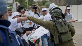 Desiatky mŕtvych, stovky zranených. Počas protestov v Gaze tečie krv