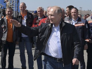 Vladimir Putin Krymsky most 1140 px (SITA/AP)