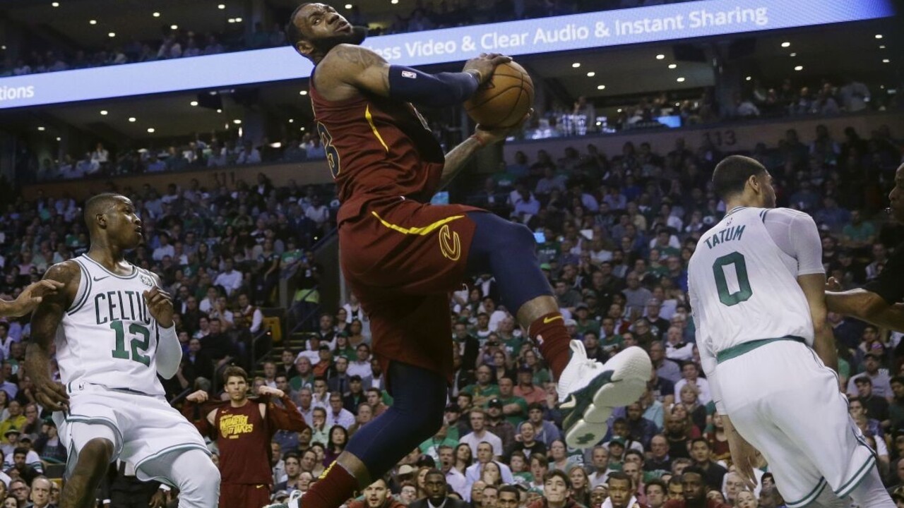 NBA: Cavs to opäť v Bostone nevyšlo, nepomohol ani výkon LeBrona