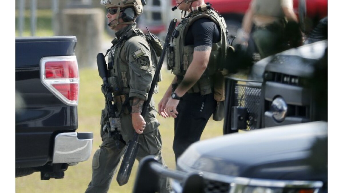 school-shooting-texas-81439-bea9c37d948947b792671a4b299bc2b1_1476555e.jpg