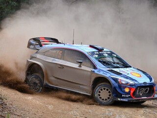 Rely Portugalska zvládol Neuville na výbornú, dostal sa na čelo MS
