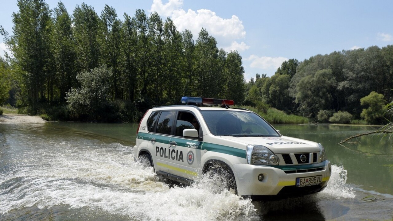 Ušiel mladý väzeň odsúdený za lúpež. Naháňali ho hodiny