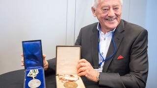 Olympijské medaily hokejovej legendy skončili v múzeu