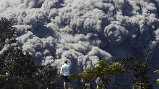 Havajská sopka Kilauea neutícha, ľudí ohrozujú toxické mraky