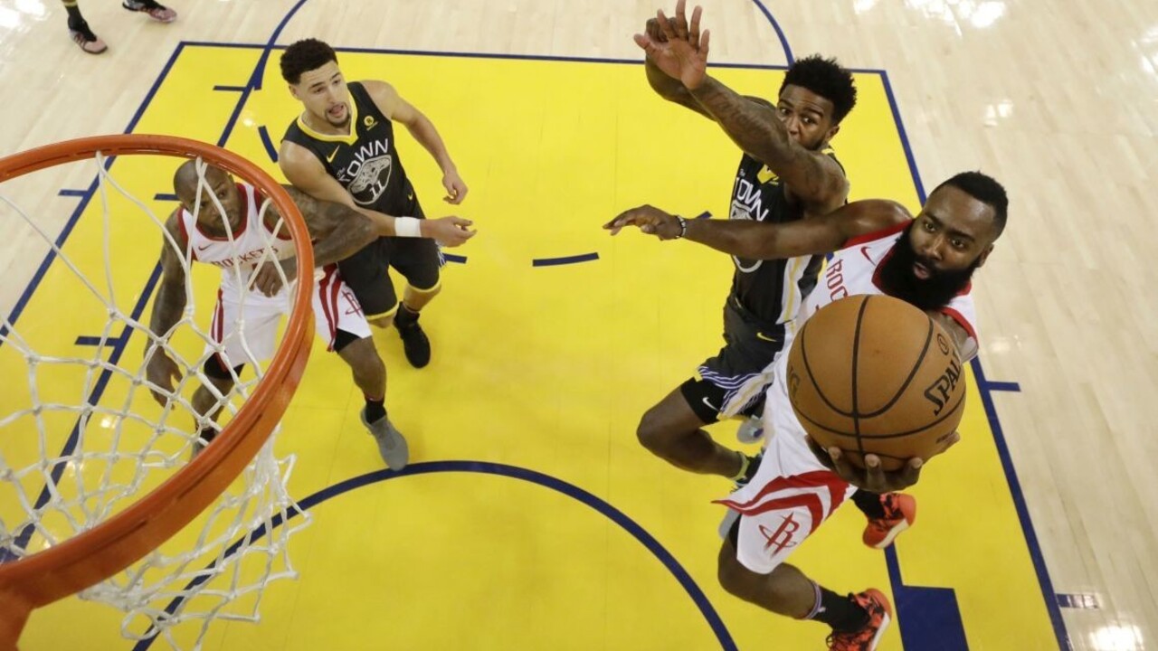 NBA: Houston vyrovnal sériu, zvíťazil na palubovke Warriors