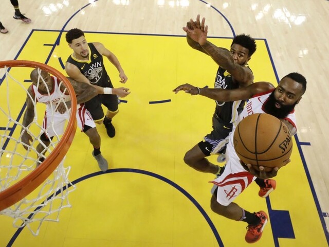 NBA: Houston vyrovnal sériu, zvíťazil na palubovke Warriors