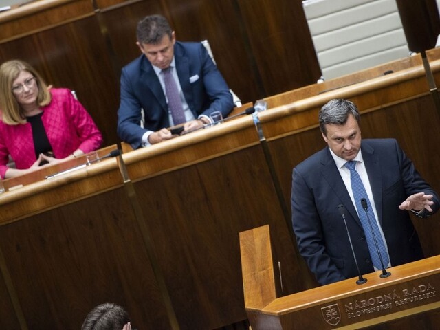 Podporovali mafiu, tvrdí SaS o agrorezorte. Vytĺkajú kapitál, reaguje vláda