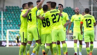 O účasť v prestížnej lige UEFA sa pobijú futbalisti Žiliny a Trenčína