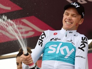 Kráľovskú etapu Giro d'Italia ovládol Froome, získal ružový dres