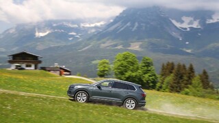 Vyskúšali sme si nový Volkswagen Touareg a Toyota Yaris GRMN