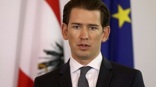 Je vinný. Bývalého rakúskeho kancelára Kurza odsúdili na osem mesiacov väzenia pre krivú výpoveď