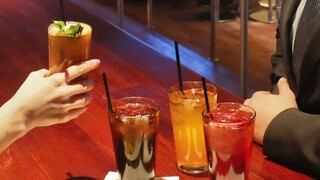 V EÚ by mali zakázať plastové slamky, príbory aj tyčinky do uší