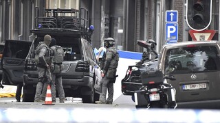 Alláhu akbar, kričal útočník v Belgicku. Zahynuli policajti aj on